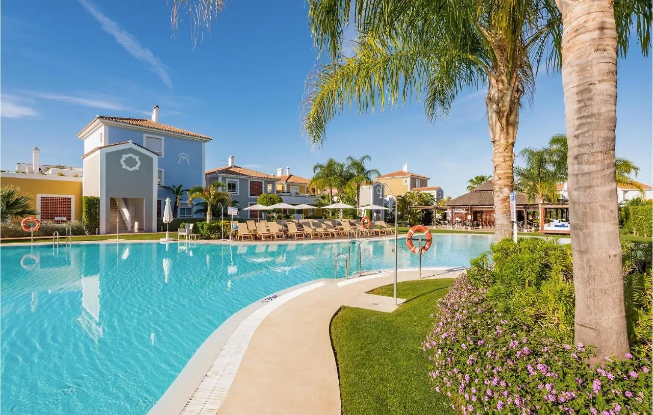 Stunning Apartment In Estepona With Wifi