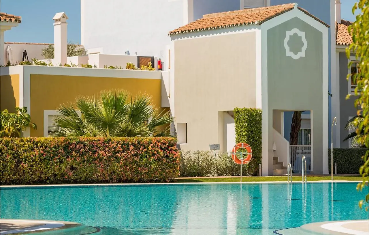 Stunning Apartment In Estepona With Wifi