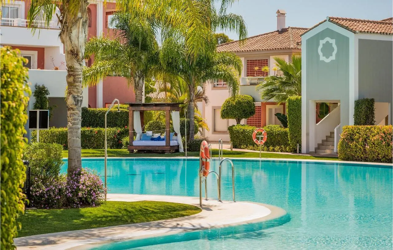 Stunning Apartment In Estepona With Wifi