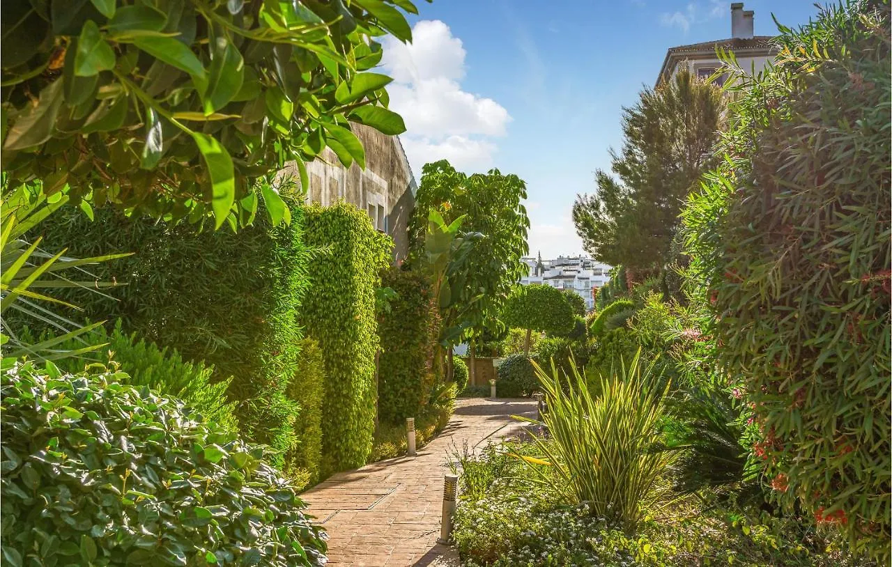Stunning Apartment In Estepona With Wifi