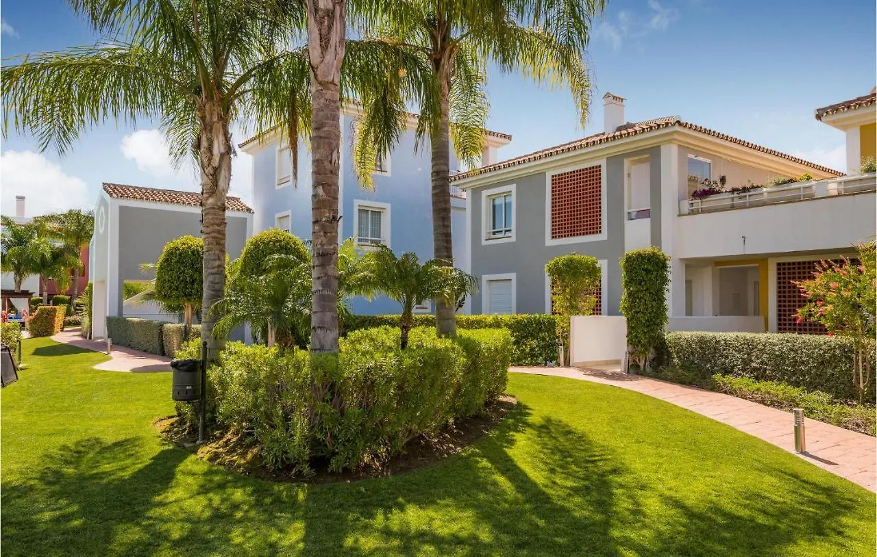 Stunning Apartment In Estepona With Wifi 0*,