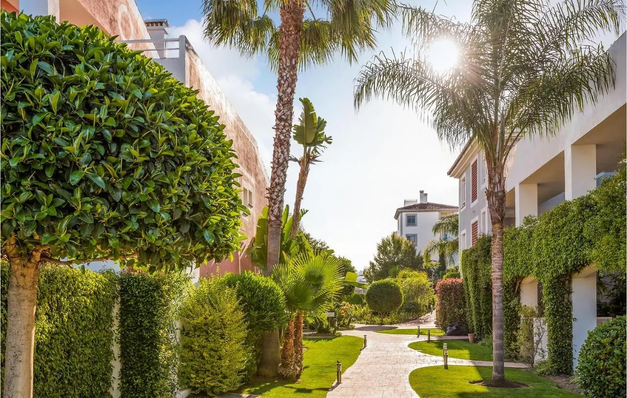 Stunning Apartment In Estepona With Wifi