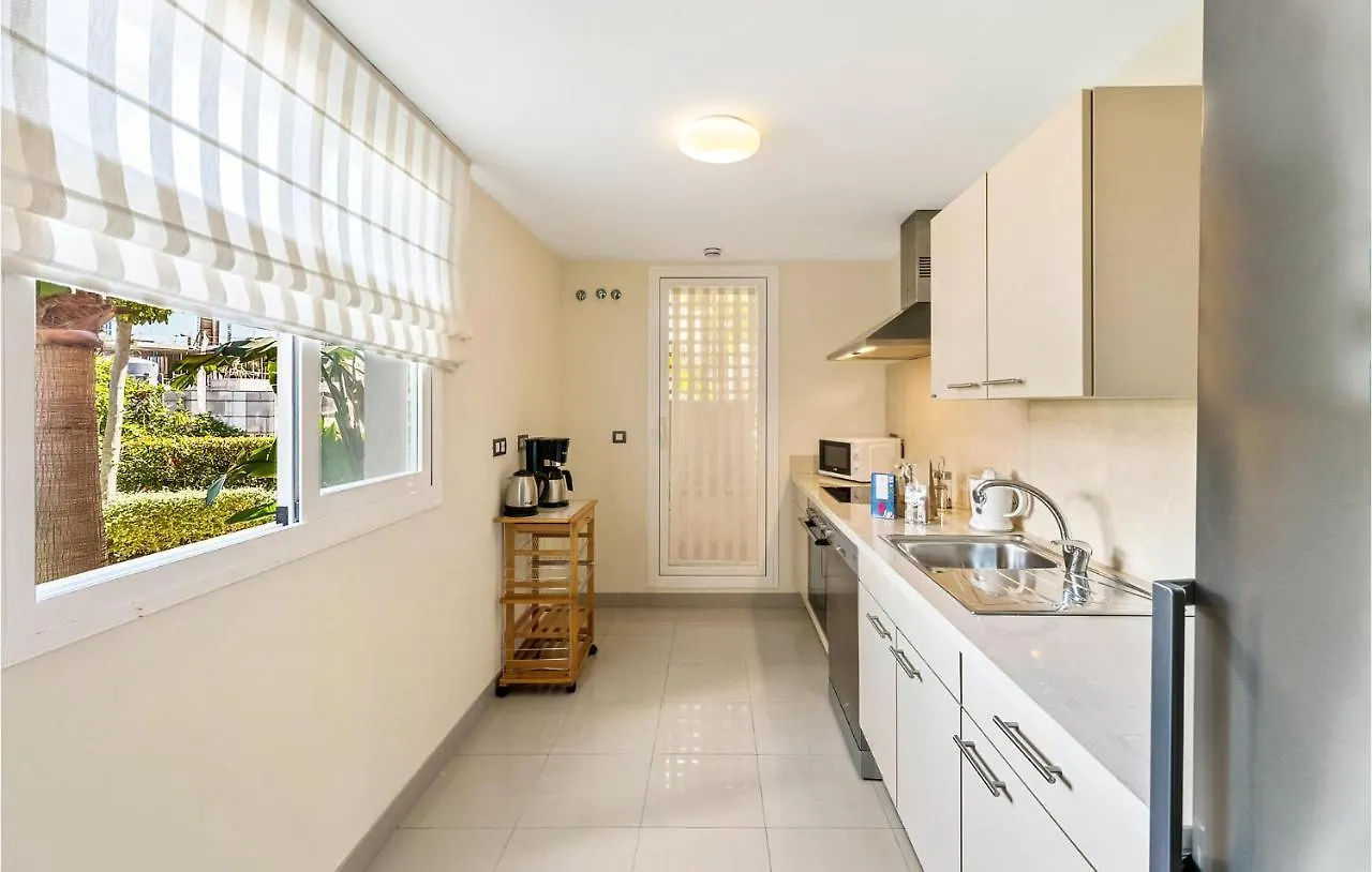 Stunning Apartment In Estepona With Wifi